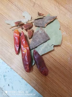 不用放油，簡單下飯的：紅燒土豆塊五花肉