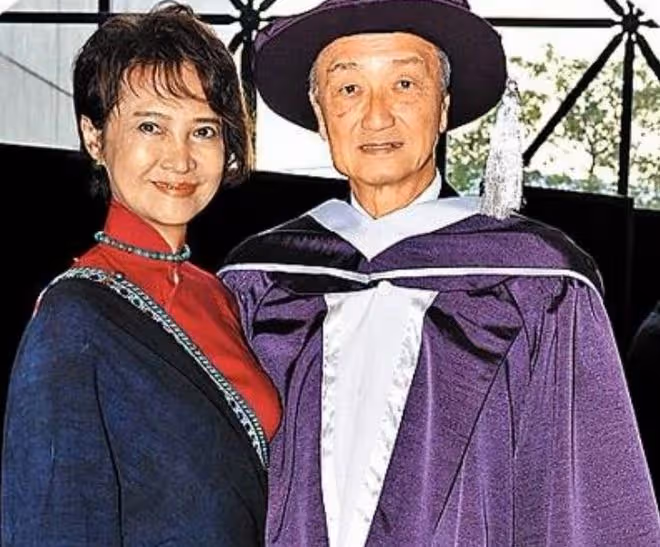 蕭芳芳丈夫癌症去世！曾任TVB亞視高層，結婚42年育2女恩愛有加