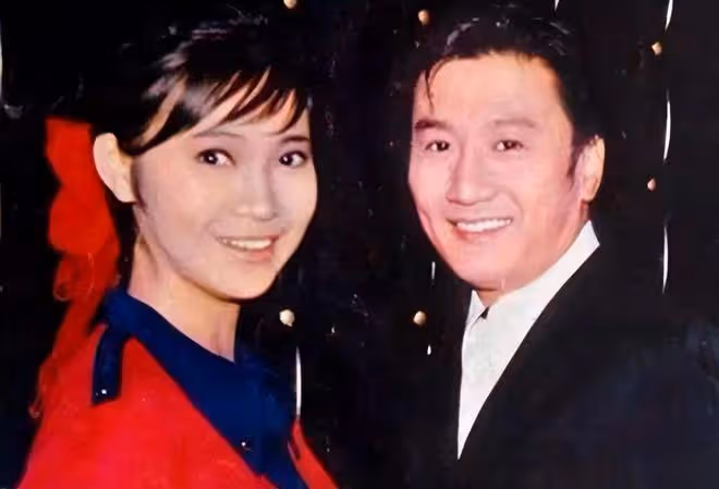 蕭芳芳丈夫癌症去世!曾任TVB亞視高層,結婚42年育2女恩愛有加