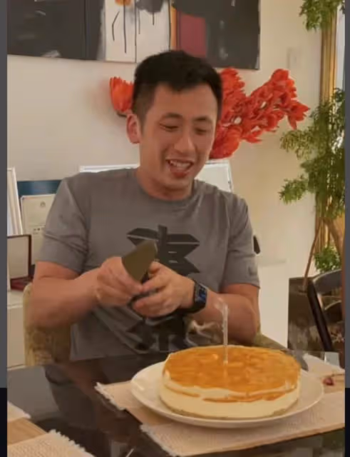 洗米華被捕後,洗米嫂為兒子家中辦低調生日宴,簡單吹蠟燭不熱鬧