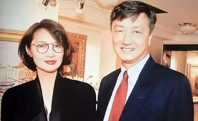悲痛!影后蕭芳芳82歲丈夫患癌,凌晨睡夢中離世,曾任亞視CEO