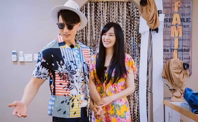 吳尊老婆真漂亮,穿旗袍裙優雅又美麗,長相氣質完全不輸女明星,網友:笑起來和neinei一樣