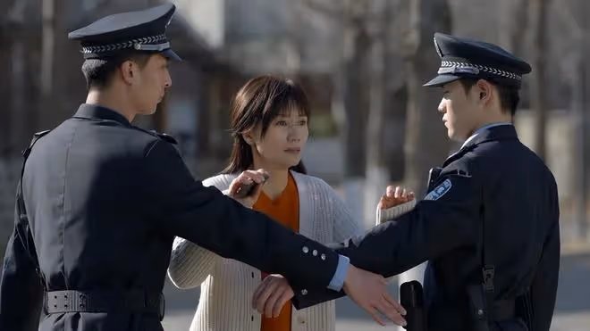 《玫瑰之戰》被質疑抄襲，台詞直譯、內容照搬，官方回應來了