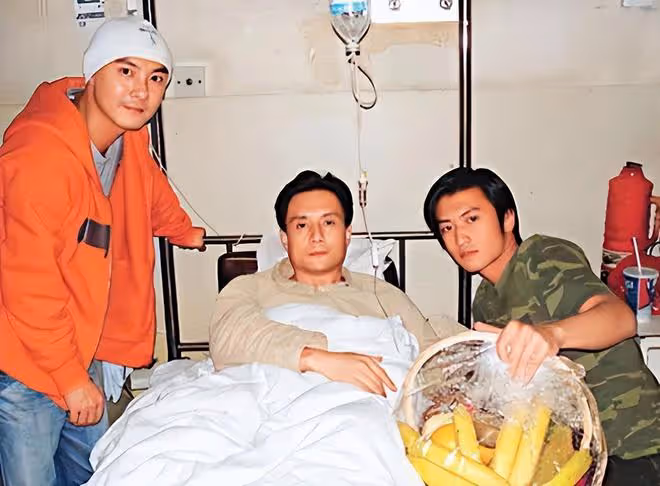 明星奇葩行為大賞：有人一拳打倒同行，有人在片場大罵導演