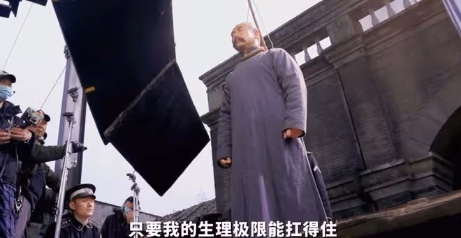 明星奇葩行為大賞：有人一拳打倒同行，有人在片場大罵導演