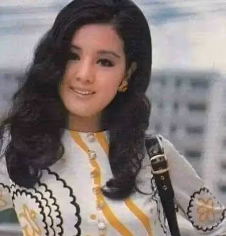 隱忍小三43年不離婚,丈夫去世獨吞70億財產,小三分文沒有