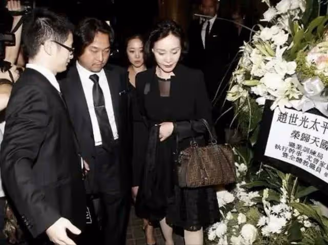 隱忍小三43年不離婚,丈夫去世獨吞70億財產,小三分文沒有