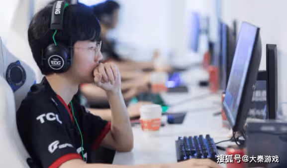 LOL:Viper韓服登頂但不如Uzi?寧王嘲諷EDG冠軍沒含量,真敢說!