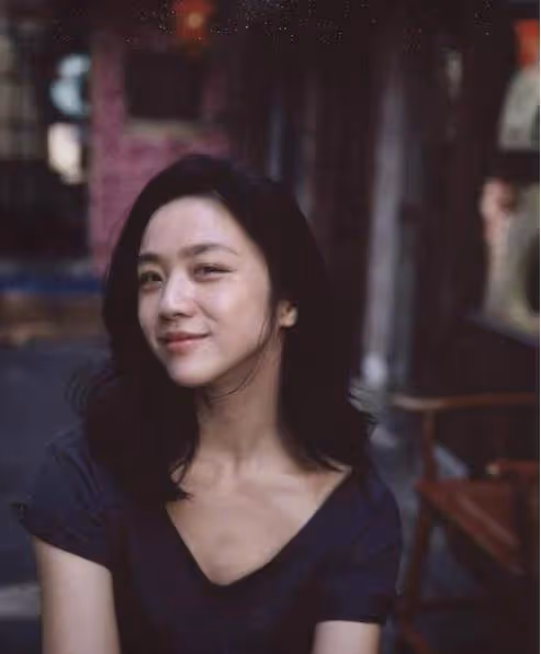 林心如陳意涵新劇殺青露營，老公們來探班，霍建華摟著心如好甜蜜