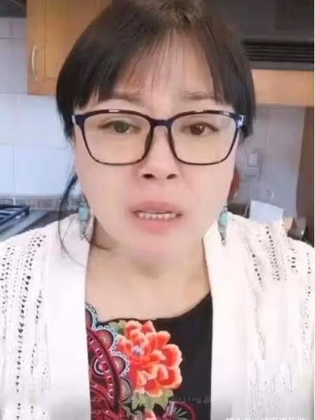 李菁菁回應詐騙千萬:感謝黑粉漲熱度,相信老公,目前無法退錢!