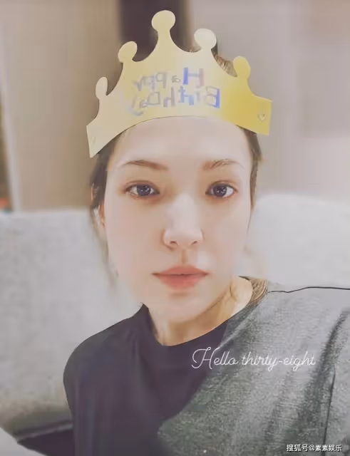 許瑋甯過38歲生日,邱澤點蠟燭慶祝好溫馨,許瑋甯幸福地笑個不停