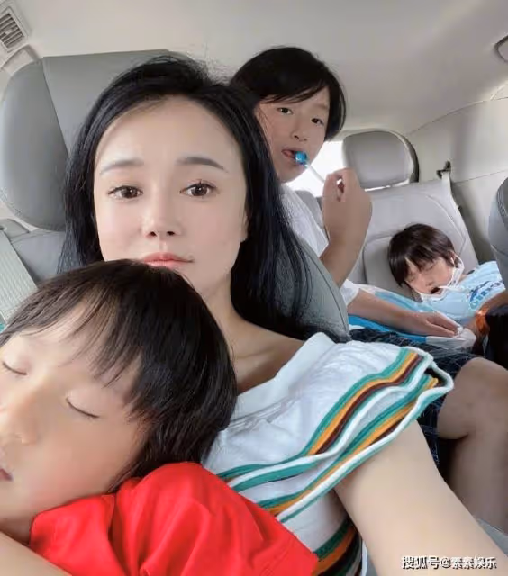 冉瑩穎直播情緒崩潰哭泣,結婚生娃是對於一個女人最大的消耗