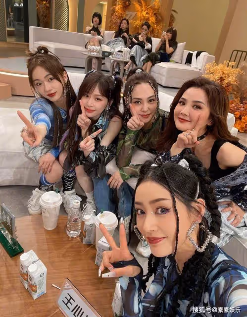 王心凌曬浪姐9宮格合影做最後總結:將不可能變成了可能!