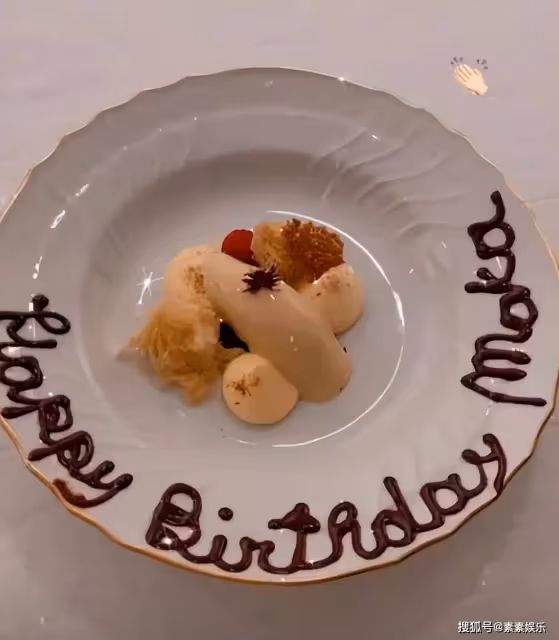 方媛35歲生日意義非凡,郭富城鏡頭前秀肌肉,罕見和岳父母同框