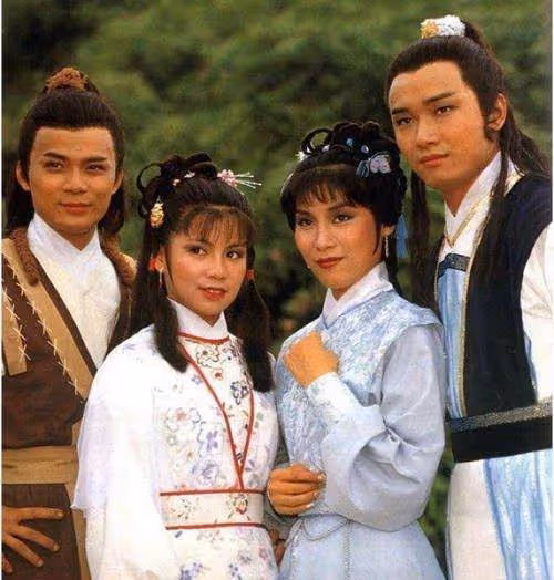 「三哥」苗僑偉，和嬌妻戚美珍結婚30年，恩愛如初未曾鬧過緋聞，獨寵妻子一人：這才是愛情最好的模樣