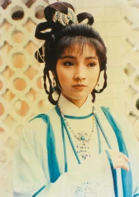 「三哥」苗僑偉，和嬌妻戚美珍結婚30年，恩愛如初未曾鬧過緋聞，獨寵妻子一人：這才是愛情最好的模樣