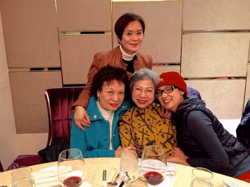 85歲余慕蓮自曝已立遺囑，將捐出600萬房產，不買墓碑骨灰撒花園：德藝雙馨的老藝人
