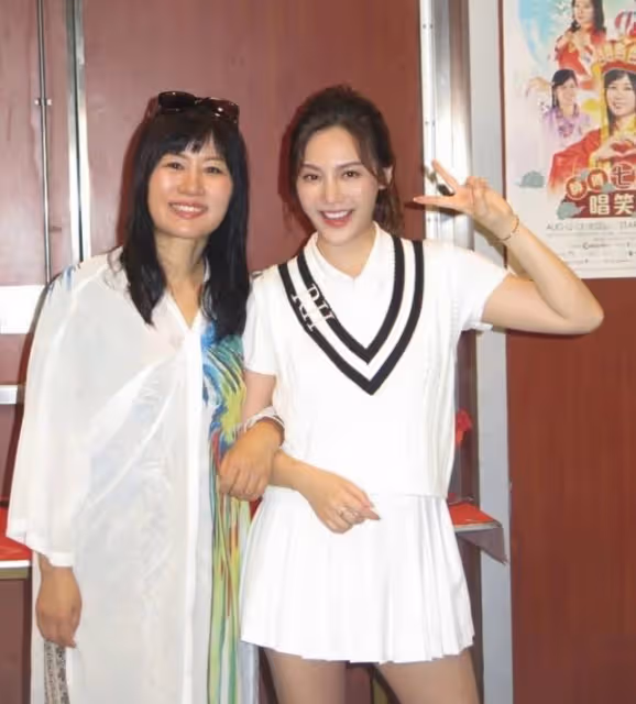 與富二代男友合開公司!香港人氣女神享受新戀情,曝仍會保持性感