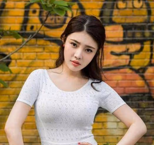 王晶捧不紅的「大嫂」,影帝都束手無策,沈騰卻帶她狂賺25億
