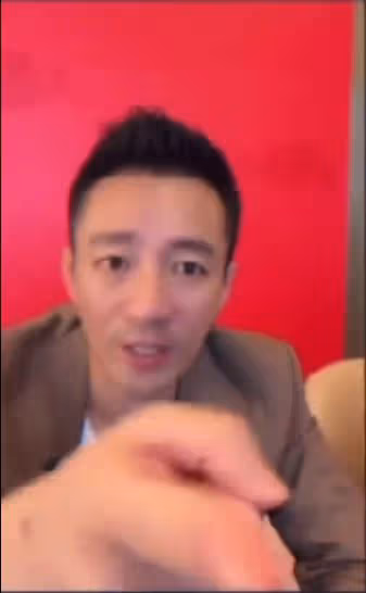 汪小菲直播不斷謾罵捶桌子 工作人員緊急關麥