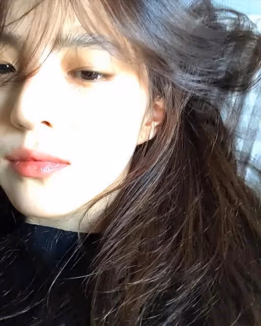 著名女星精神恍惚,行為詭異,背後牽扯出這麼多娛樂圈的內幕
