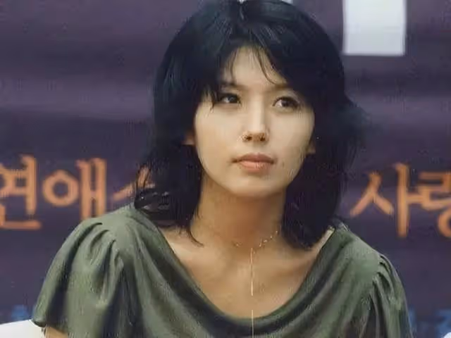著名女星精神恍惚,行為詭異,背後牽扯出這麼多娛樂圈的內幕