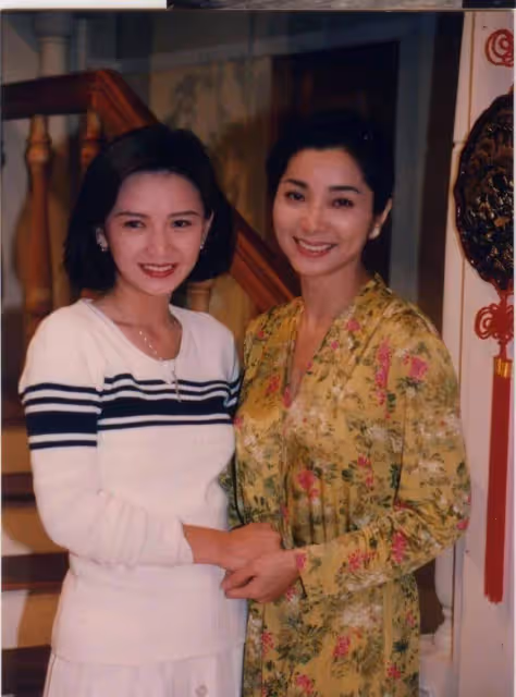 驚人逆齡!67歲不老女神陳美鳳,官宣戀情?這樣大膽認愛引來關注