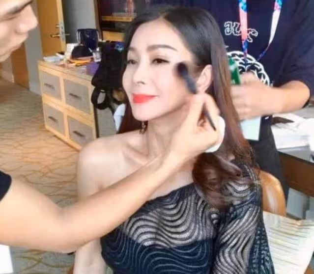 驚人逆齡!67歲不老女神陳美鳳,官宣戀情?這樣大膽認愛引來關注