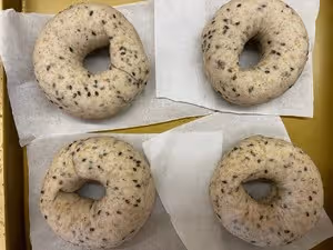 無油無糖全麥黑芝麻貝果