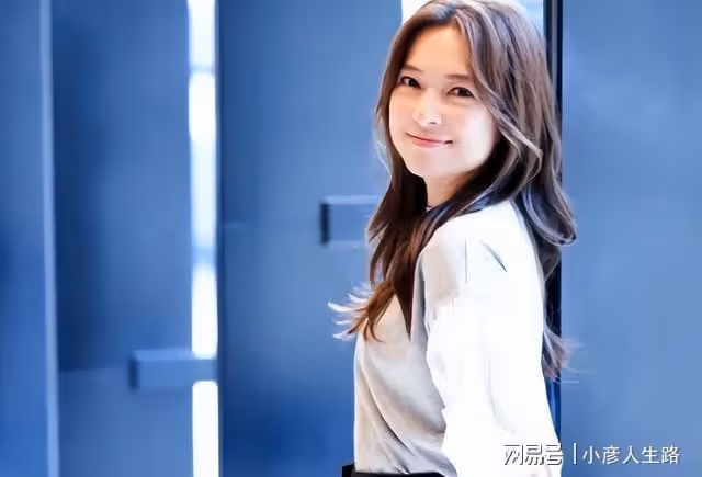 歐倩怡：17歲出道，嫁給大15歲的影帝，43歲被寵成公主