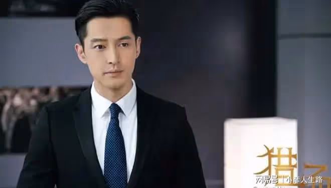胡歌靠胸肌登上熱搜，但比起身材，他的新劇更有看點