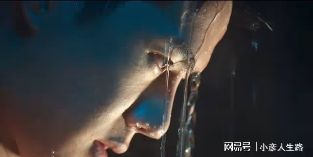 《冰雨火》開播火出圈，王一博帶飛三十幾個熱搜，演技獲贊