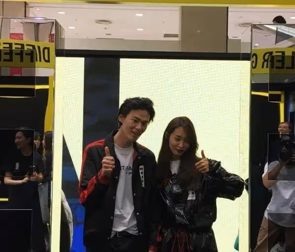 十年間從相愛結婚到三口之家,這對韓國模範夫婦的愛情也太好磕了