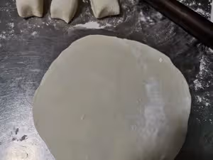 蘸 第二天也柔軟的卷餅皮 烙饃
