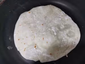 蘸 第二天也柔軟的卷餅皮 烙饃