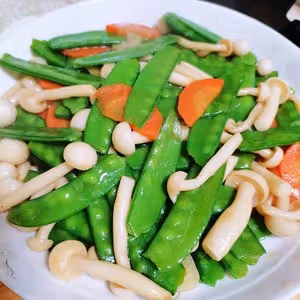 荷蘭豆白玉菇～鮮味小炒