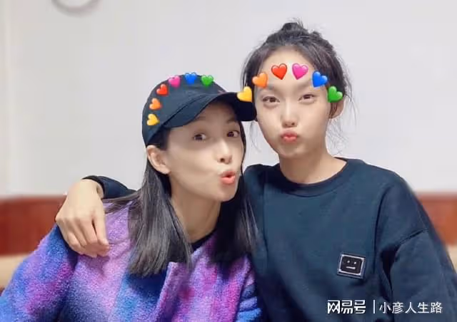 《歡樂頌3》開播差評出奇一致，搬來趙麗穎娜扎宋茜等人打call