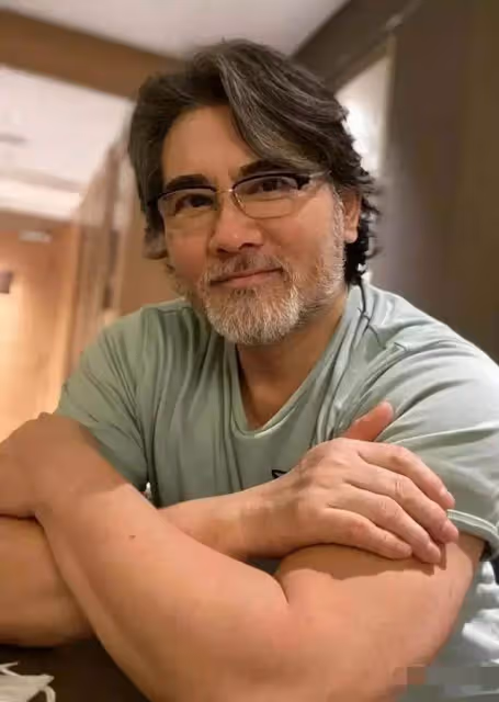 62歲趙文瑄變化明顯,體重飆100公斤還鬍子花白,真讓人一眼不敢認,網友:型男范十足