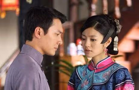 風流的馮紹峰:被安以軒嫌棄,被楊冪、倪妮甩,為何趙麗穎要嫁他