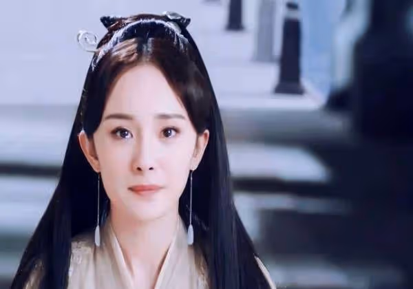 身體有「缺陷」的4位明星,吳京6歲斷指,他卻讓人很心疼!