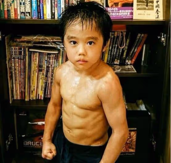 李小龍轉世,10歲被譽為截拳道接班人,甄子丹都對他讚不絕口