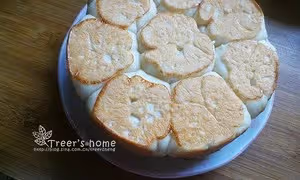 不含黃油的6寸蓮蓉花型麵包（處理中秋月餅的好方法）
