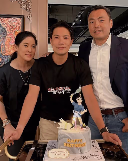 楊千嬅小5歲老公慶生,與富婆們合影站C位,妻子內地忙工作缺席