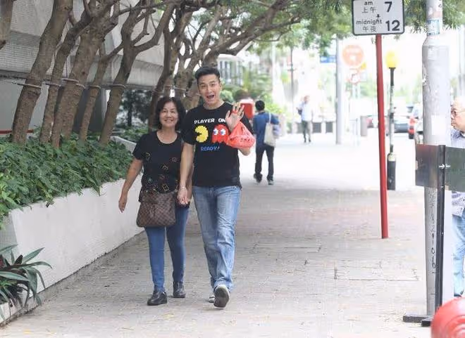 48歲馬國明被曝是媽寶男!女星稱他工資全給媽,整天把媽媽掛嘴邊