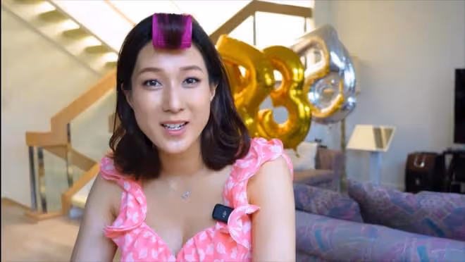 鍾嘉欣辦生日派對,首次公開三胎性別,老公頭髮稀疏身材消瘦