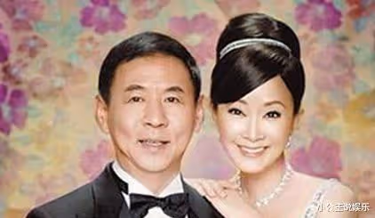 日本痴情富豪,痴迷中國女神30年不結婚,55歲如願抱得美人歸