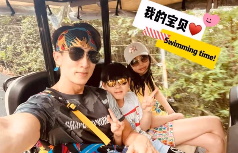 吳尊罕曬一家四口度假美照!身形優越腹肌線條好養眼,Neinei完美遺傳爸爸基因大長腿太搶鏡,網友:一家子高顏值