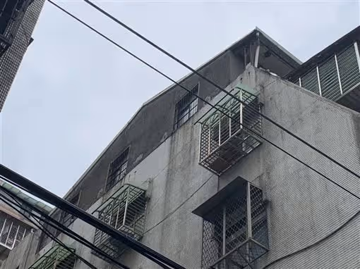 每月為母花5萬！吳朋奉「2年拍11部電視劇」從不喊累　哥哥淚曝生前遺願：「到最後都想著媽媽」