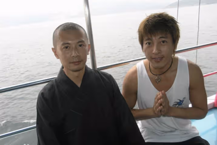 看破紅塵！一代男神「放棄268億家產」拒絕三任女友　「選擇剃度出家」近照滿臉滄桑