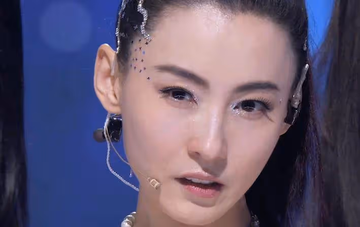 張柏芝節目上跳舞「被惡意關掉美顏後」看到生圖下的身材，還是你的女神嗎